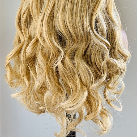 26” Ombre Honey Blonde 13x2.5 Lace Front Synthetic Wig - Picture 16 of 16